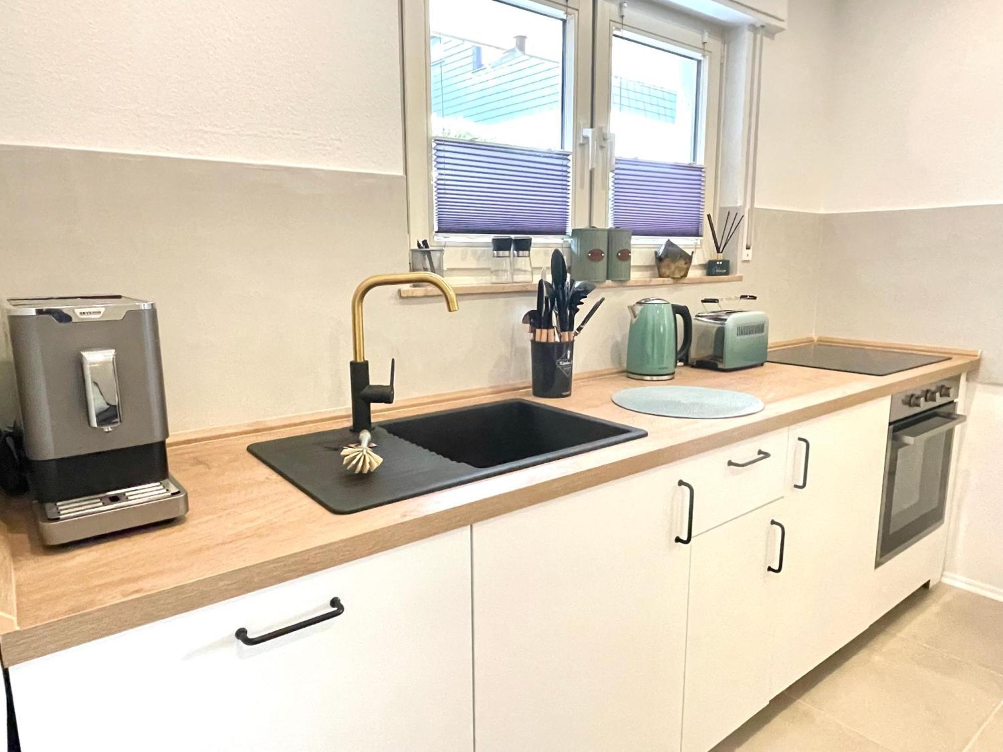 Femo - Royal - Koenigliche - Separater Eingang - Oberstadt Naehe Marienkrankenhaus * Siegen